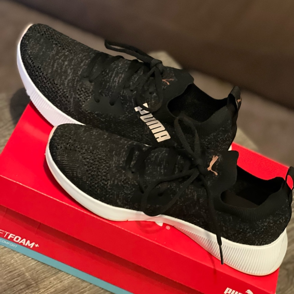 Womens Flyer Runner Shoes